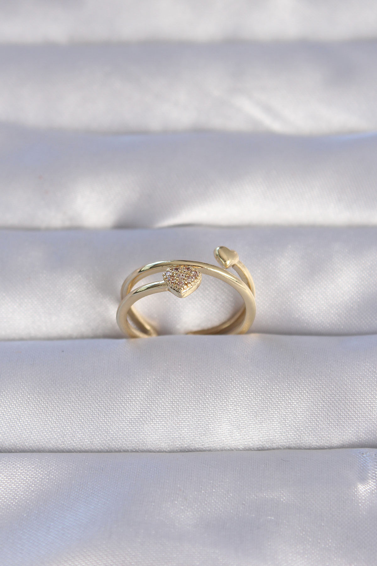 Gold Renk Zirkon Taşlı Kalpli Model Ayarlanabilir Yüzük