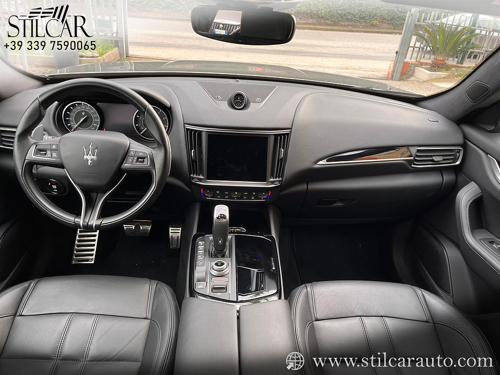 Miniatura: Maserati Levante 350CV Gransport