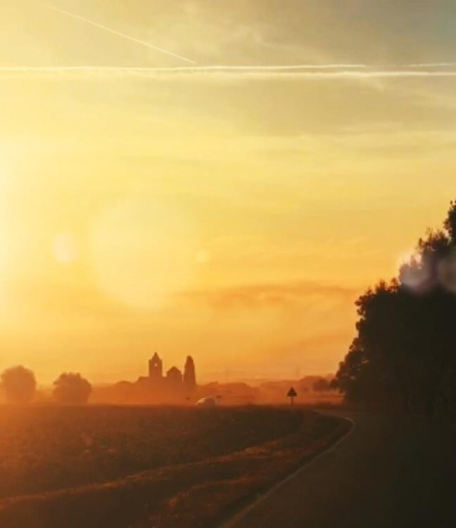 Iglesia románica de Canet d'Adri al amanecer