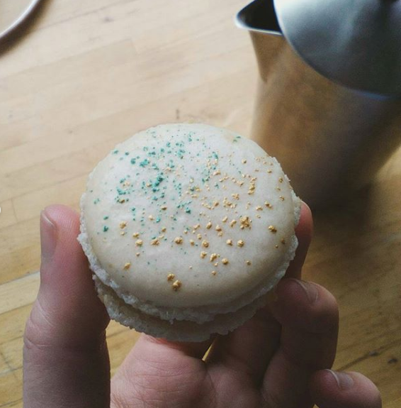 Buttermint Macaron