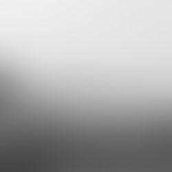 La foto ritrae una sequenza di orizzonti che si disperdono in lontananza