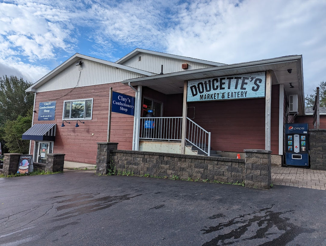 Exterior of Doucette's Market & Eatery