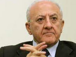 CORONAVIRUS, IL PRESIDENTE DE LUCA: "POSTICIPARE IL RIENTRO A SCUOLA”