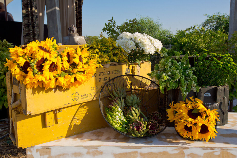 Flowers for the IDF
