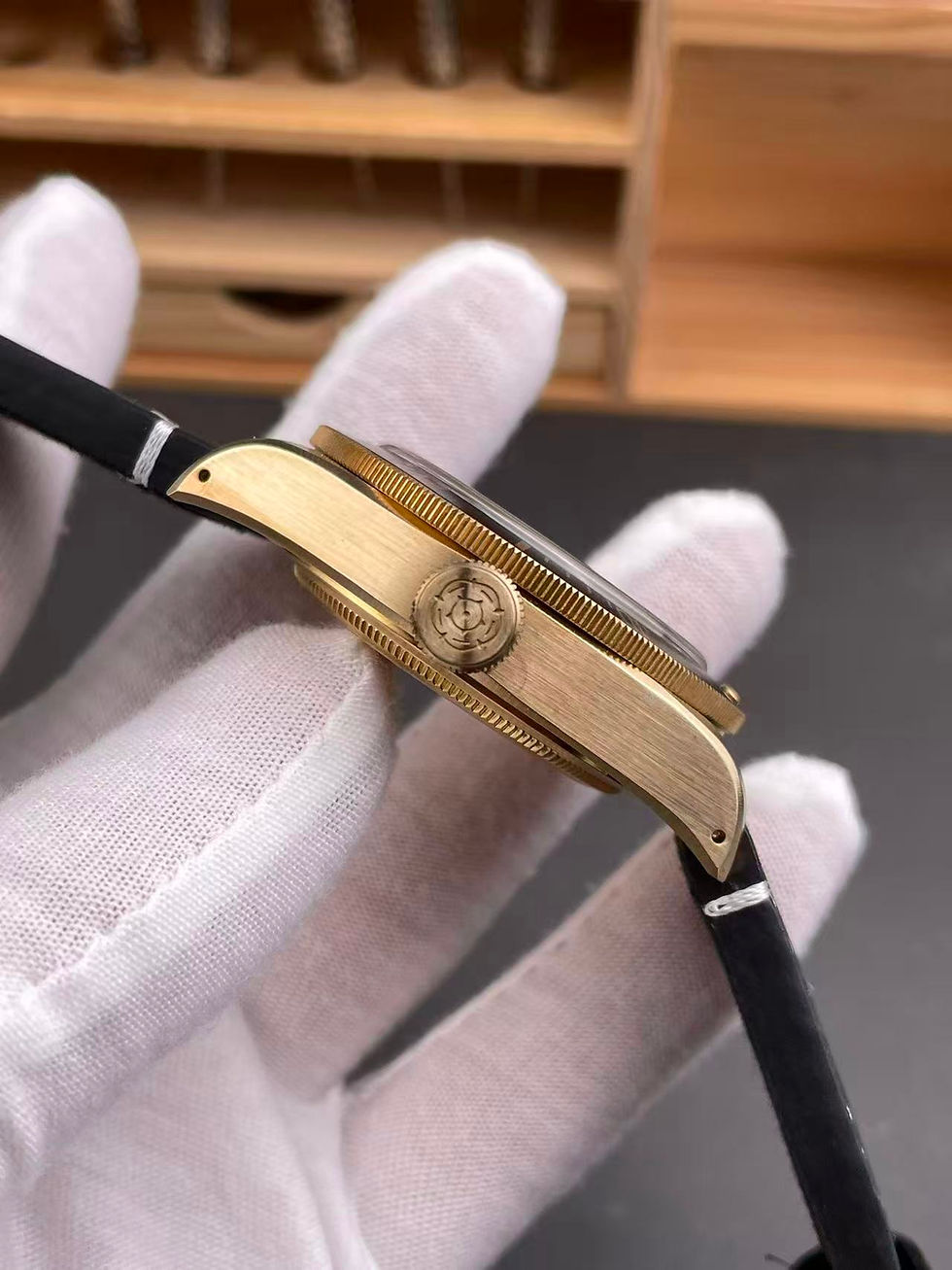 Thumbnail: Black Bay Bronze ZF with extra Strap