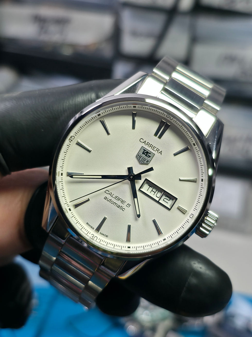 Thumbnail: Calibre 5 White Display Piece 