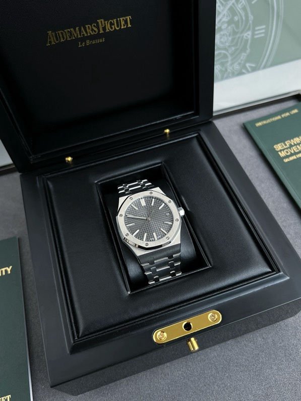 Thumbnail: Royal Oak 15510 Grey DDF