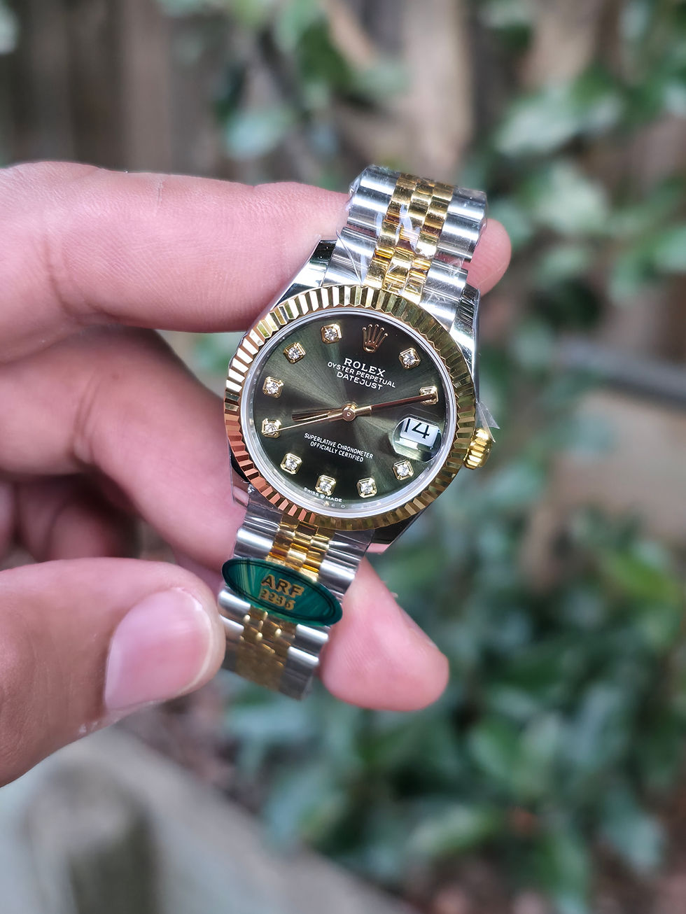 Thumbnail: Date Just 31 ARF Green and Gold