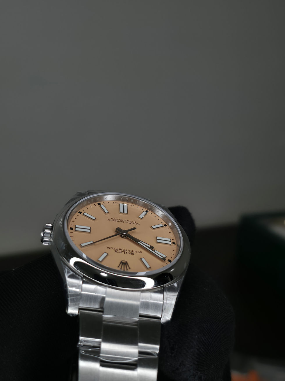 Thumbnail: Oyster Perpetual  41 3230 VSF - Salmon