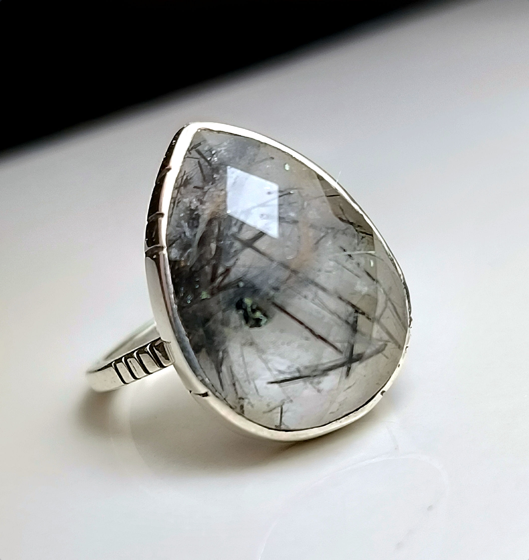 Tourmalated quartz (big) Ring – Classic Series