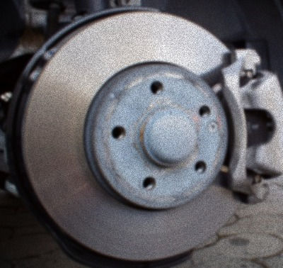 Auto quietscht beim Bremsen