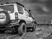 Suzuki Jimny zieht nach rechts (oder links) nach einer Geländefahrt: Ursachen und Lösungen