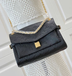 att._l6xJstg-n2RVGYLhJ_mWlTrl4dEo4tCZi97xh9FSSI