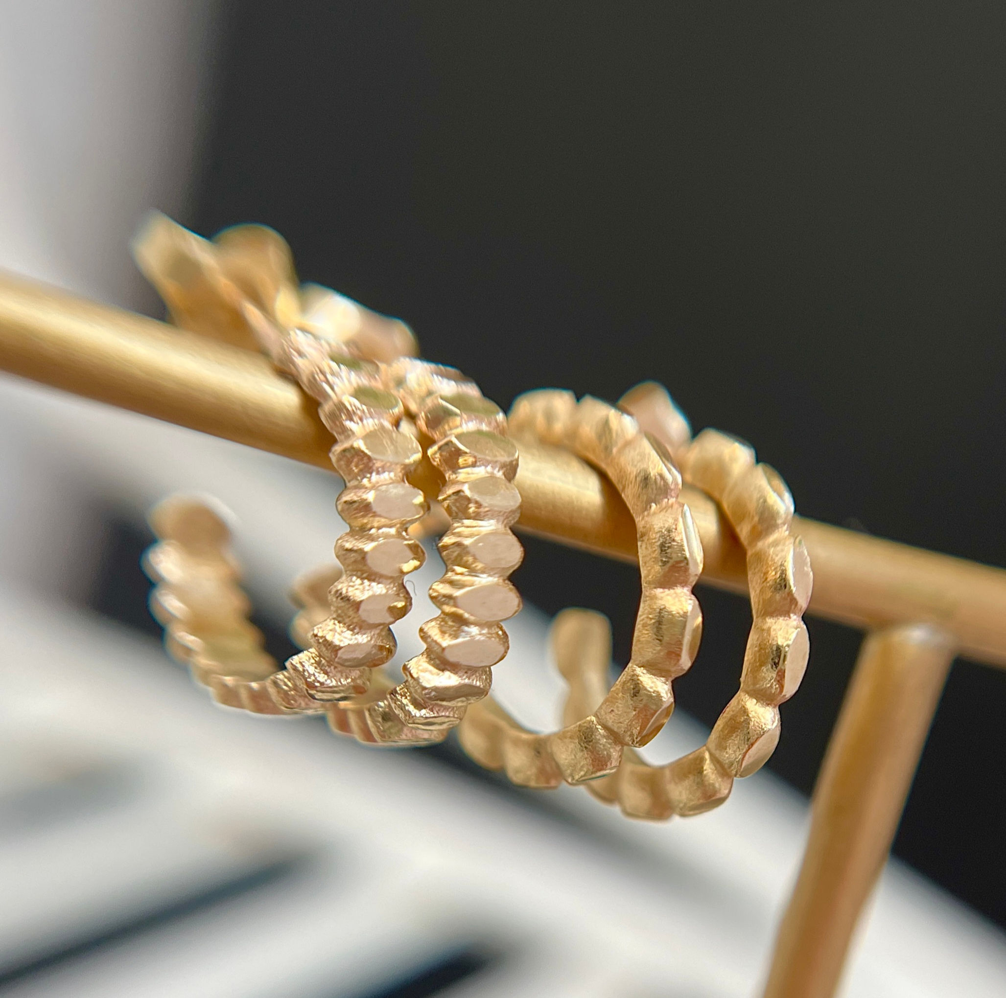 Seeds Hoop earrings (wide)