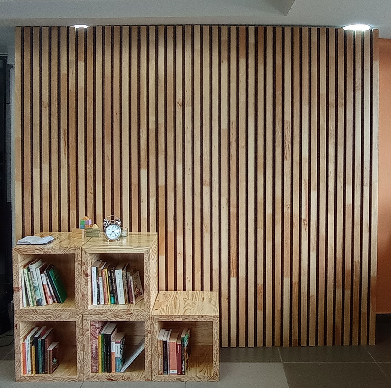 Fondo de madera 251 x 56 x 220