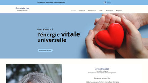 Site web avec texte: Pour s'ouvrir à l'énergie vitale universelle, logo Média Conceptions.