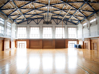 Leere Turnhalle