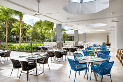 fllda-poolside-terracebar-8764-hor-clsc.
