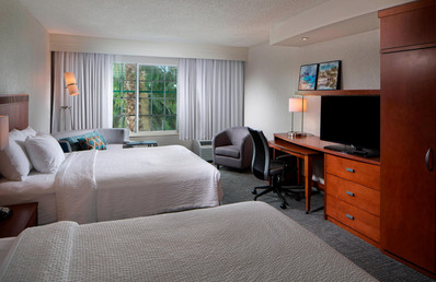 fllht-guestroom-0052-hor-clsc.jpeg
