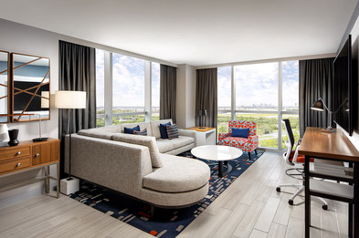 fllda-juniorsuite-livingroom-8770-hor-cl