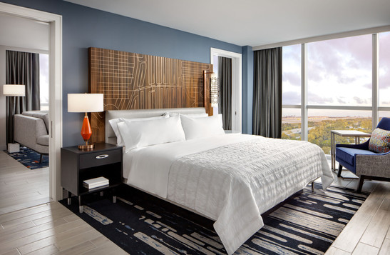 fllda-suite-bedroom-8771-hor-clsc.jpeg