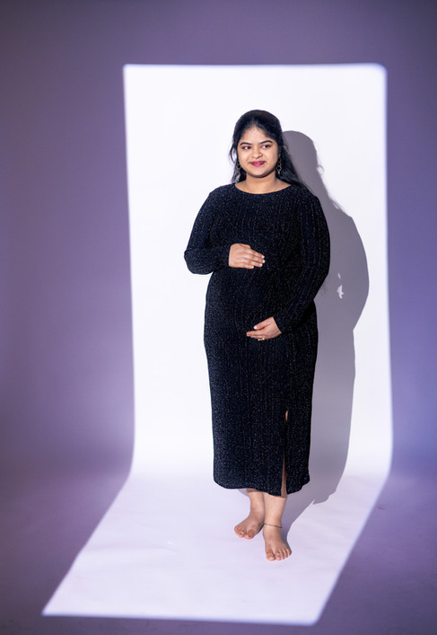 maternity-photoshoot-in-vizag-maternity-photoshoot-dresses-in-vizag--pregnancy-dresses-for-photoshoot-near-me-pregnancy-photoshoot-pregnancy-photoshoot-studio-near-me-maternity-photographer-near-me