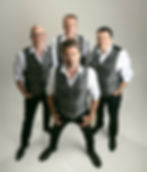 Valoilmio-studio-valkoiset-paidat-2025-web.jpg