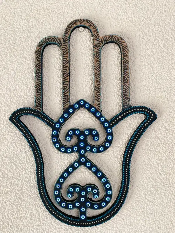 Thumbnail: Liefdevol Gevormde Hamsa Hand: Een Stralende Aanvulling op Jouw Interieur Liefde