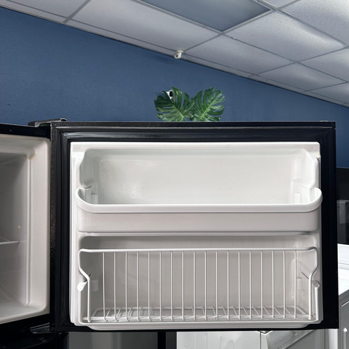 Kenmore Refurbished Refrigerator, Top-Freezer 18 cu.ft Austin 0697
