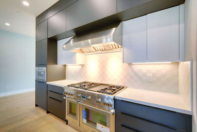 Kitchen  17.jpg-SMALL.JPG