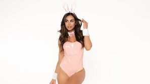 Disfraz Conejita Dulce Lerot: Sensualidad, Juego y Estilo en Cada Detalle