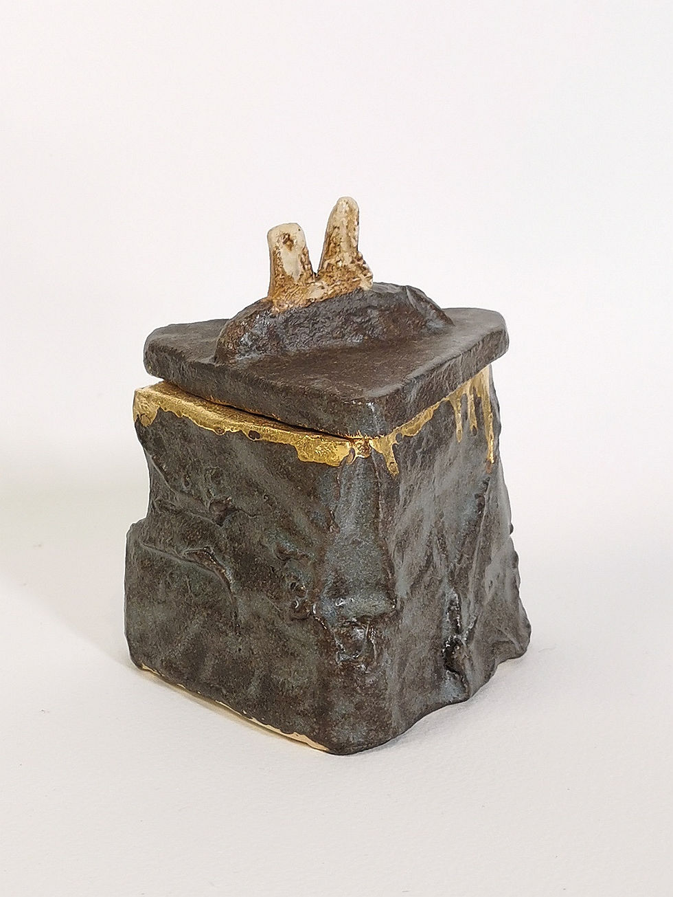 Lidded Box #369