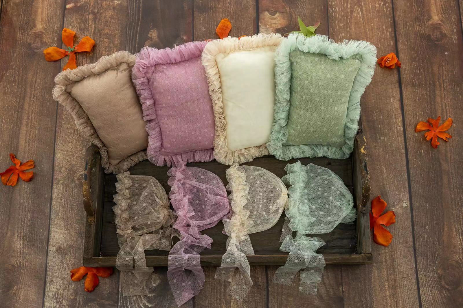 お好みの色の枕と帽子セットを・お選びください・B１９