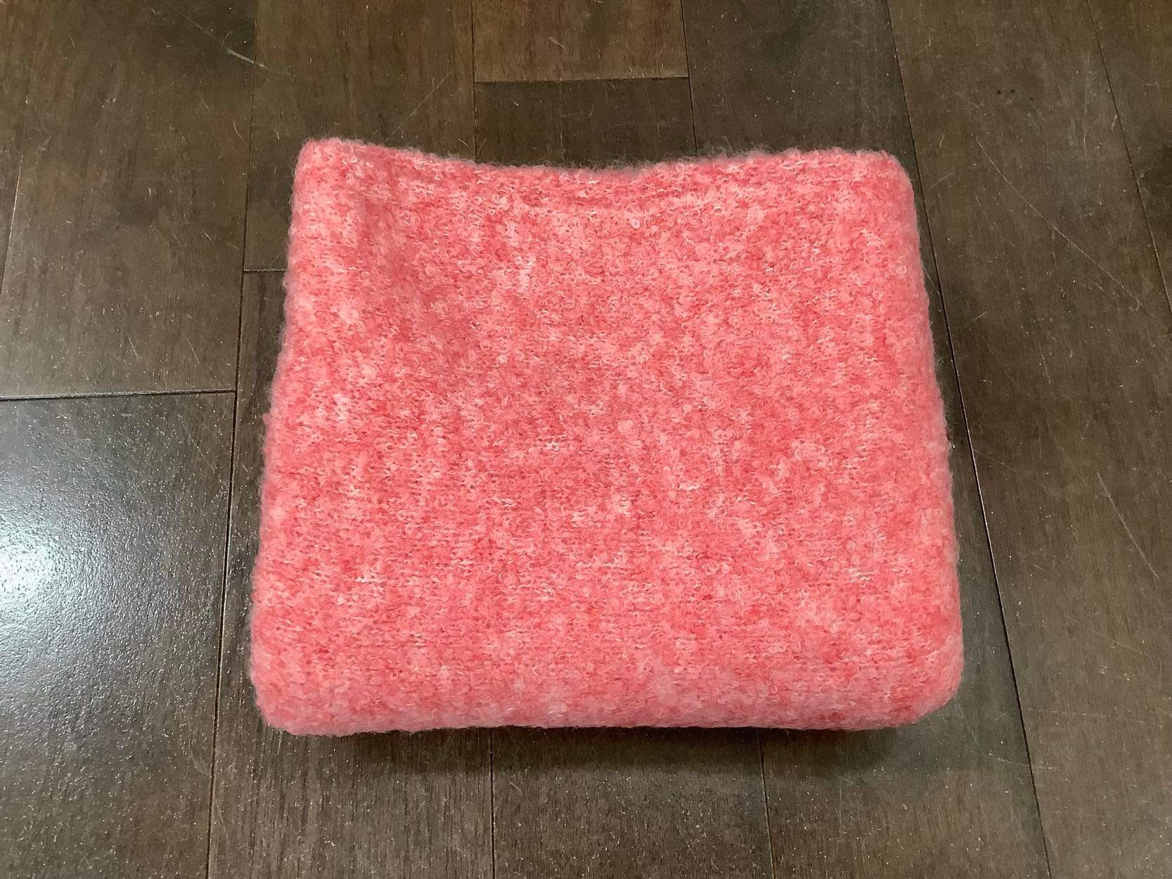 新作・おくるみラップのみ・チクチクしない・新生児用・・ボンネット帽子のみ・１０番・上質のアルパカ＆ウール・ループ毛系・ラップサイズ：約４０Ｘ１７０センチ