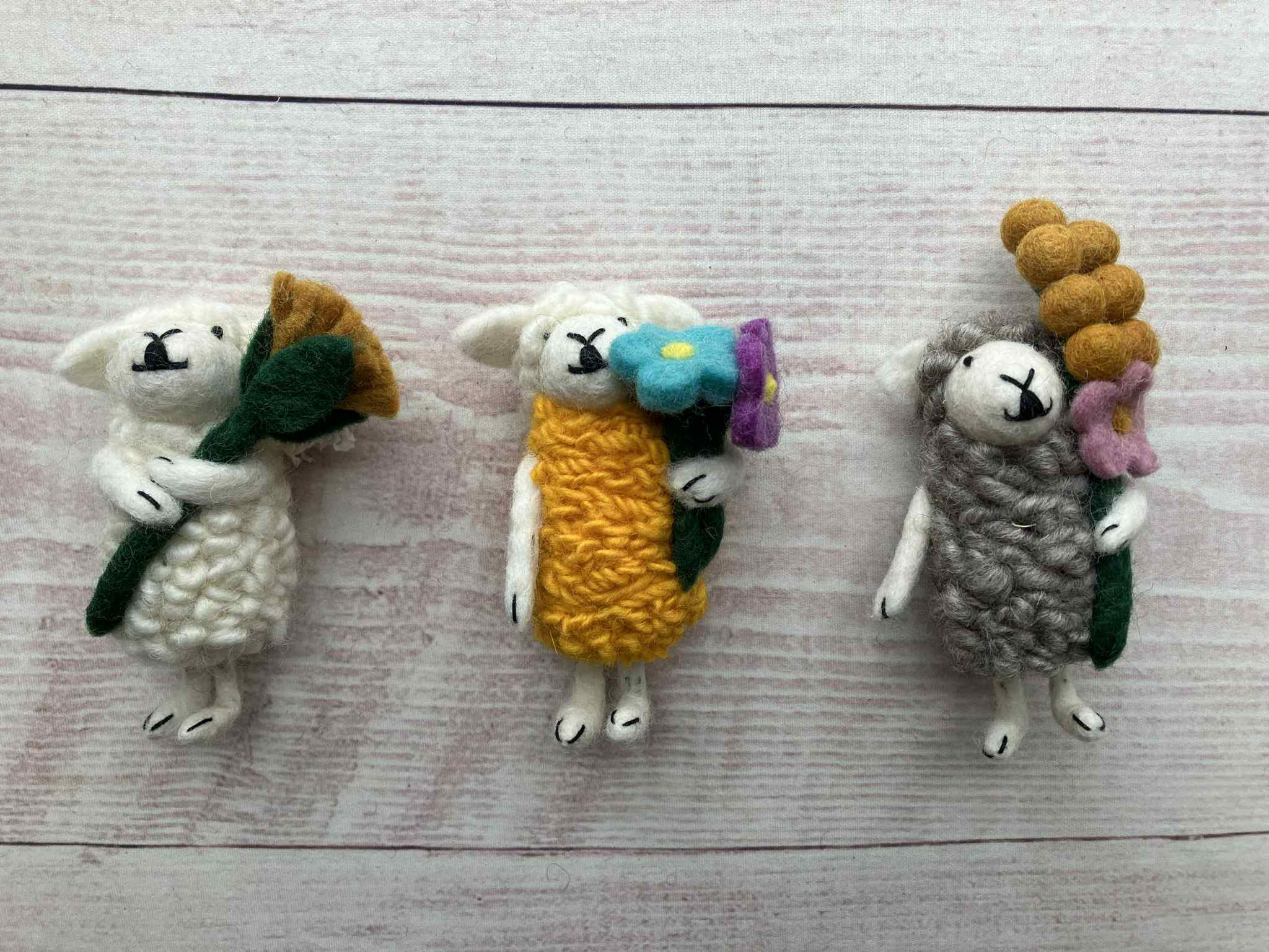 お好みのフェルト人形をお選びください・手作り