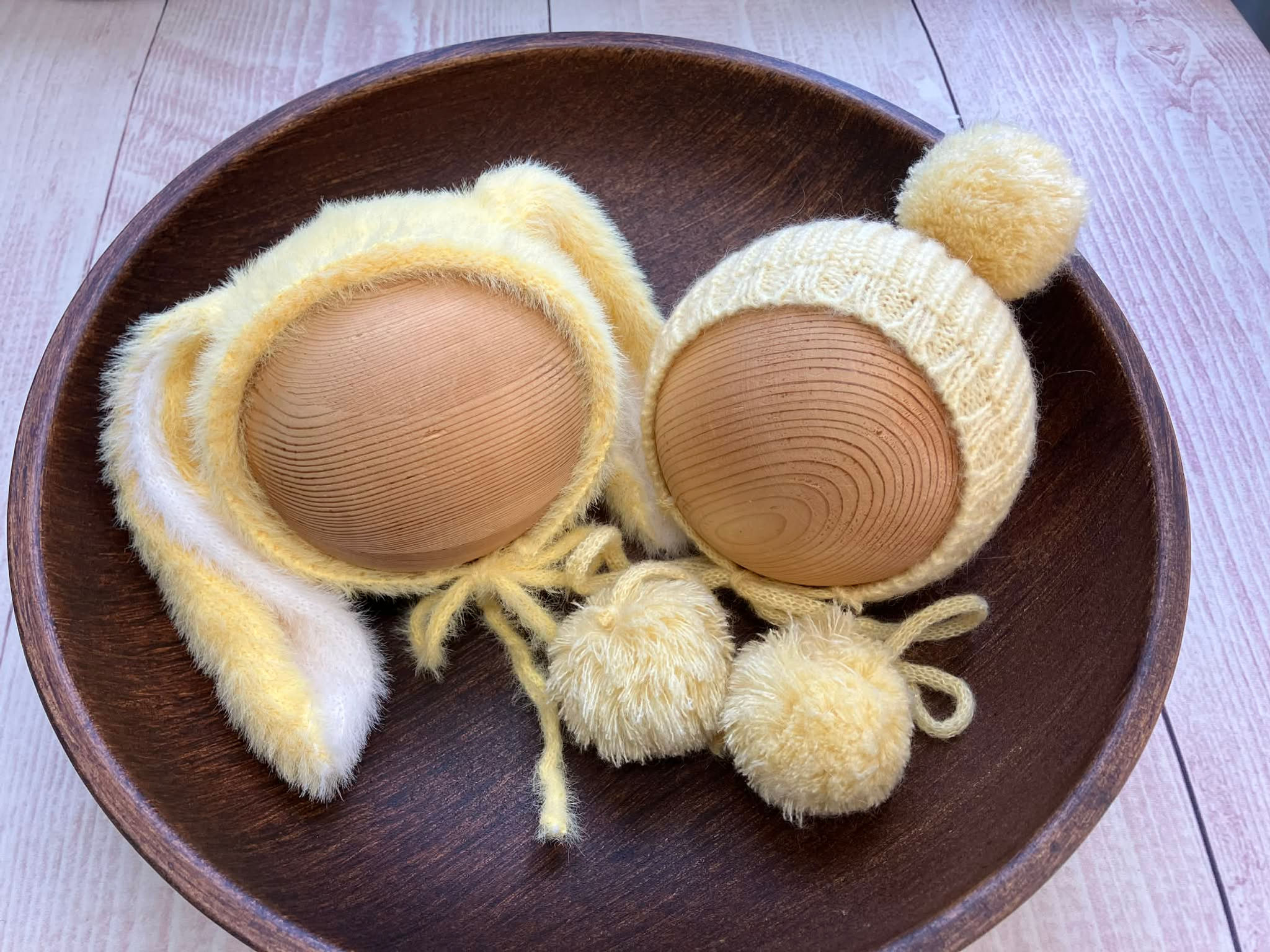 お好みの番号のボンネット帽子をお選びください