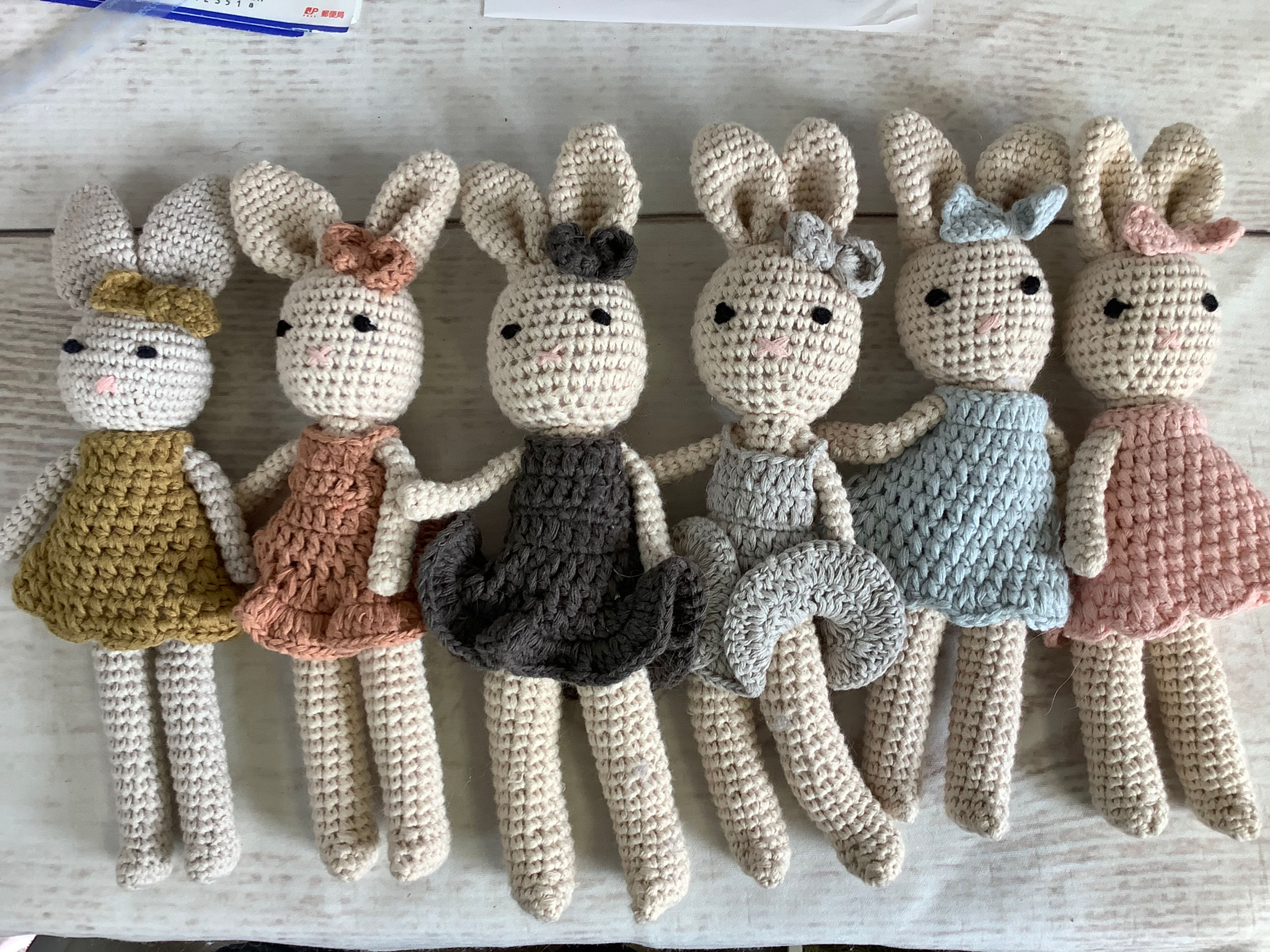 お好みの色のウサギちゃんを・お選びください・＃A8