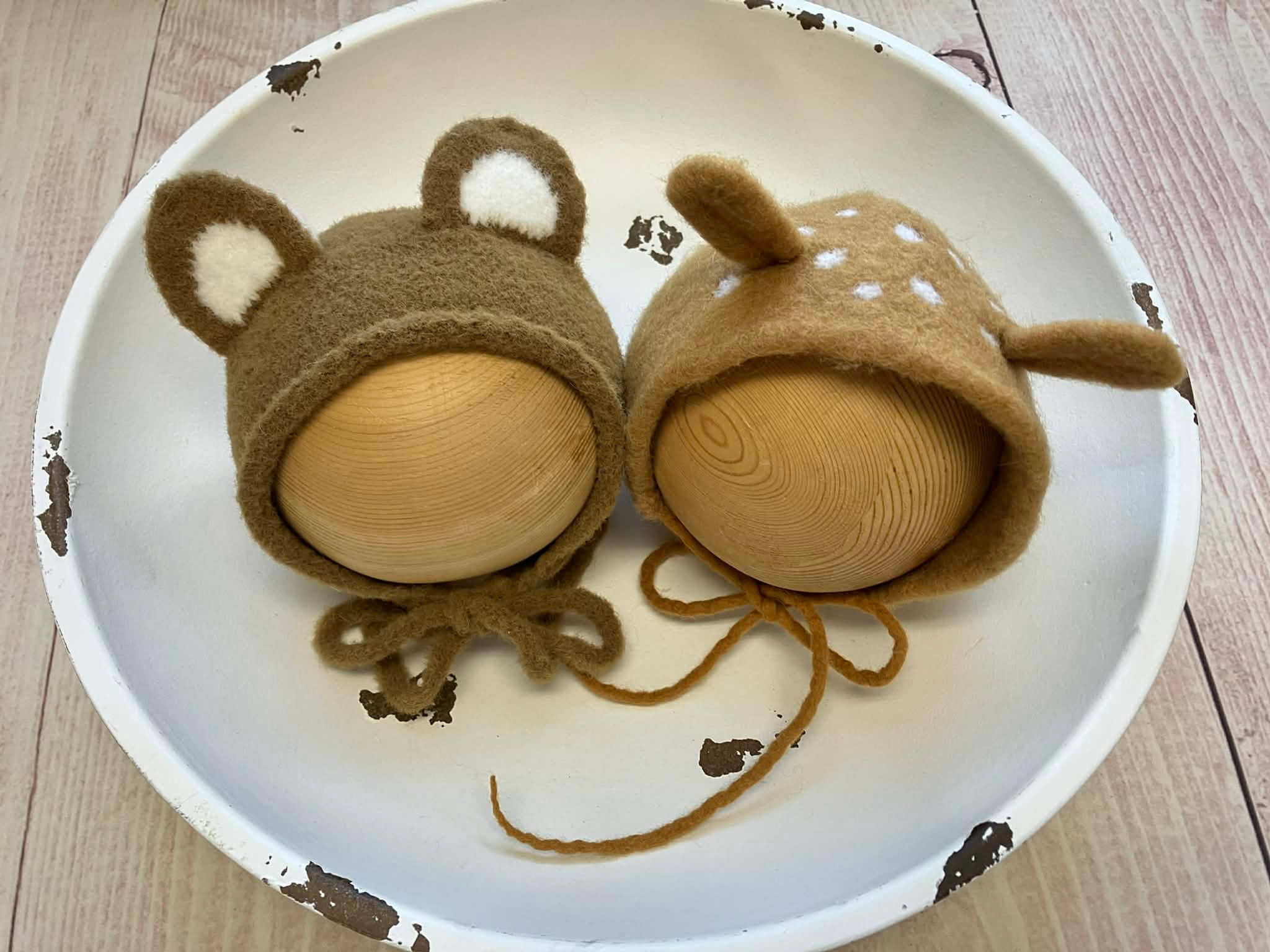 お好みの番号のボンネット帽子をお選びください