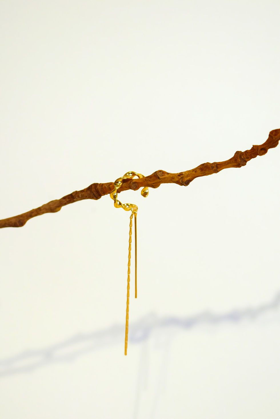 Thumbnail: Long Chain Earcuff