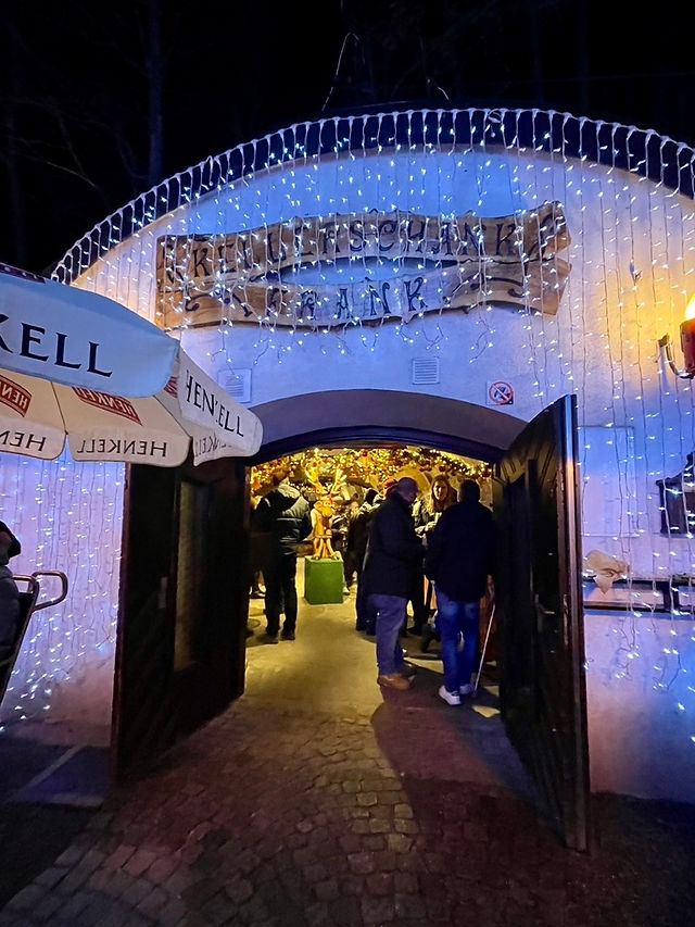 Kellerschenke Frank, Schwechat, Social Media Boutique, Sonja Parapatits, Advent, Glühwein