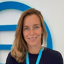 georgina_menheneott_vb1948687.jpg 2.png