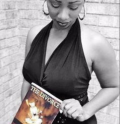 Author Tori Lynn