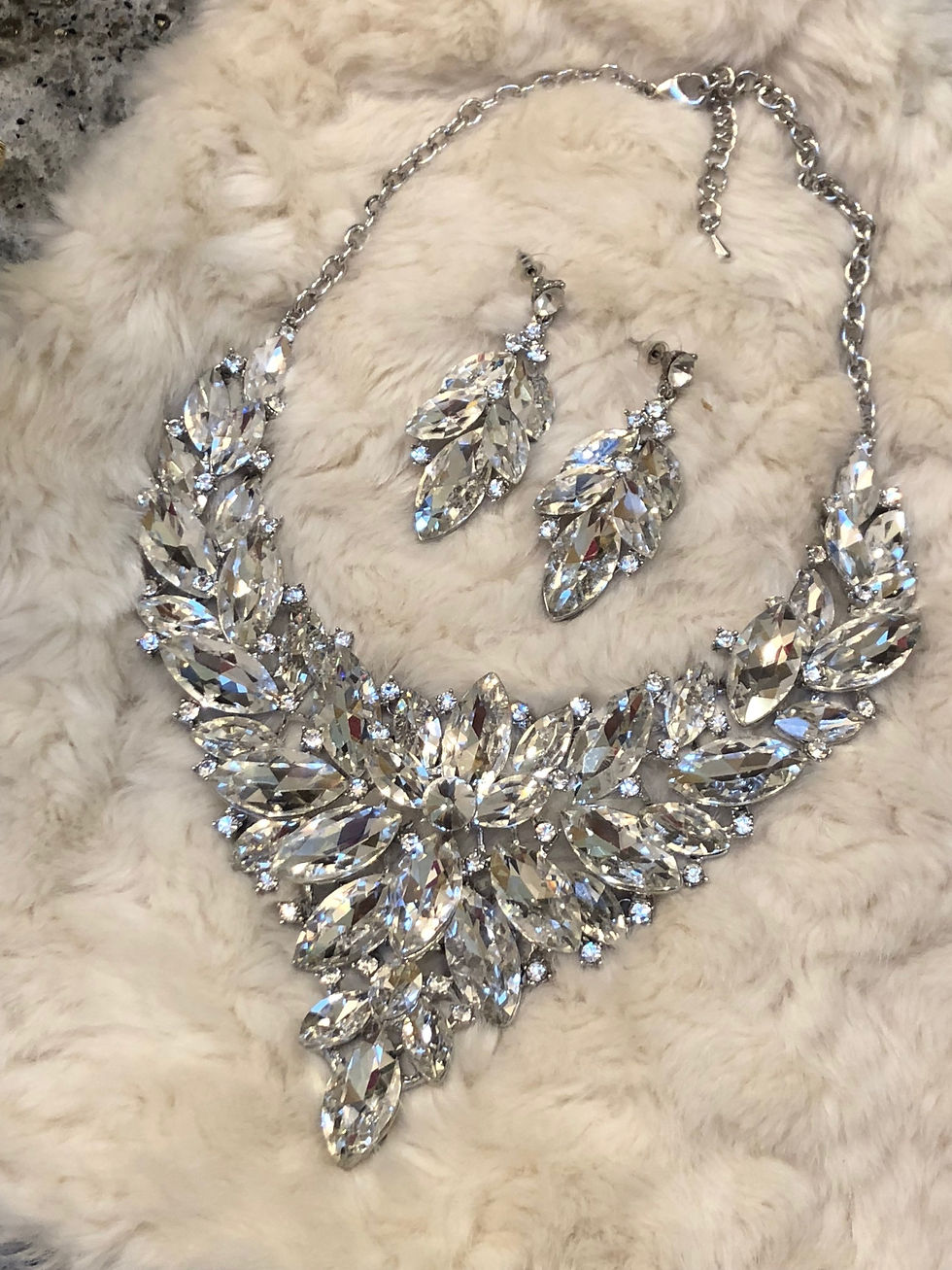 Thumbnail: Daisy Necklace set