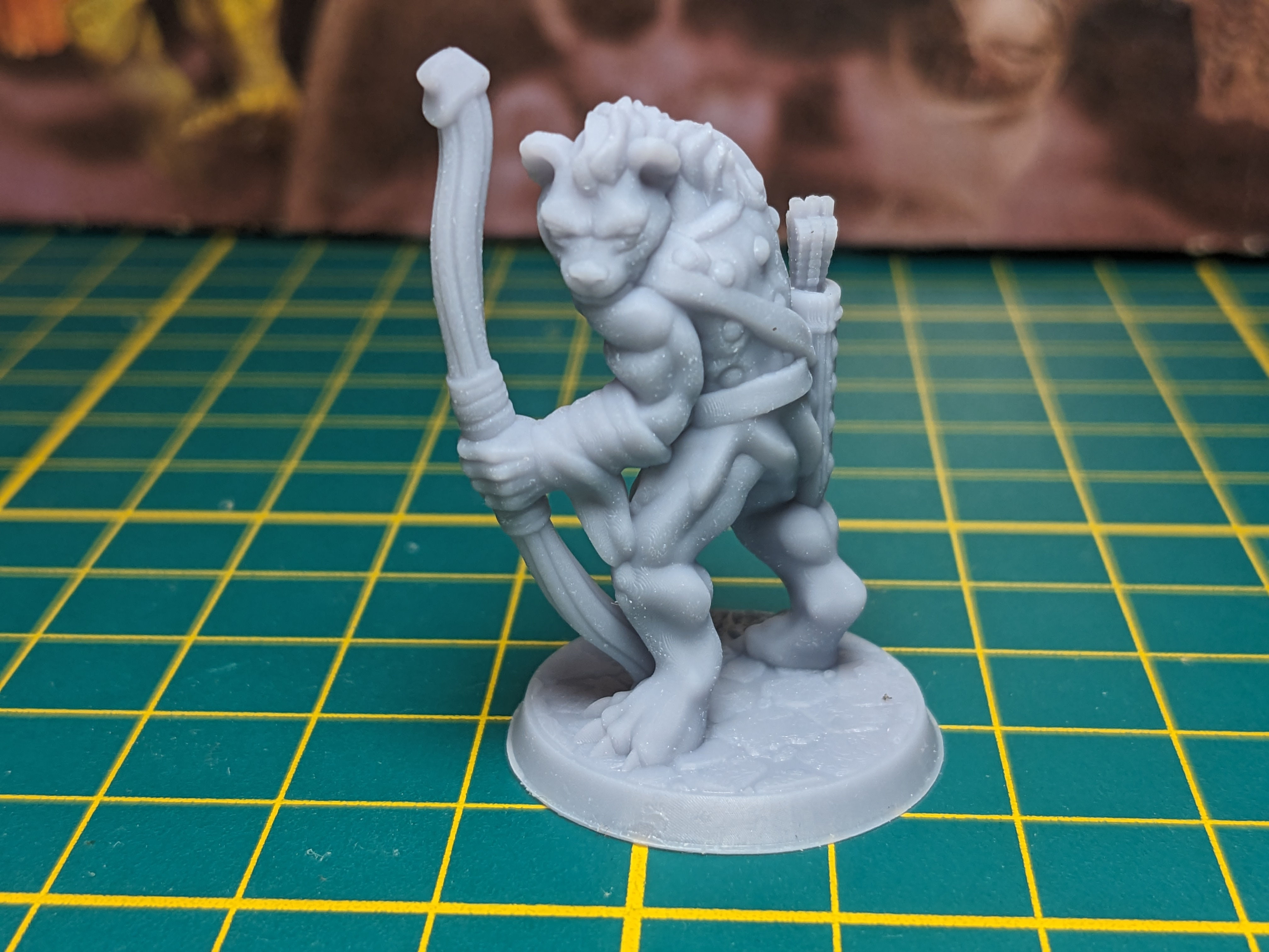 figurine gnoll archer modèle 1 format 28mm sur socle version imprimée