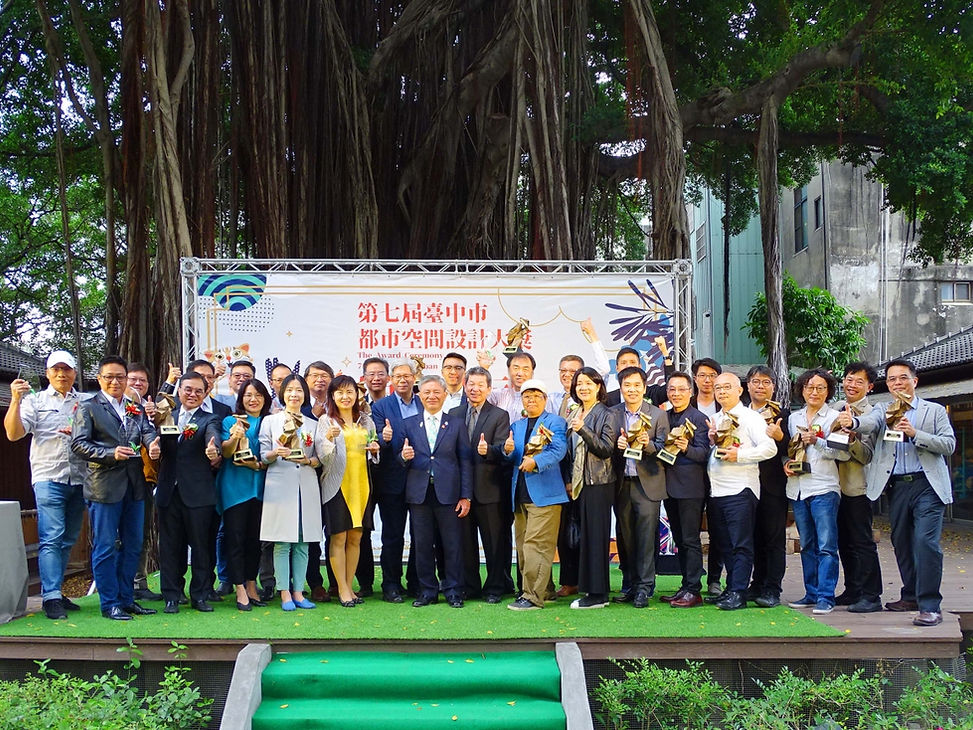 ccda212a1a34d89170e169ce69a134c0.jpg