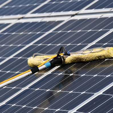 Solaranlagen-Reinigung – mehr Leistung durch saubere Module