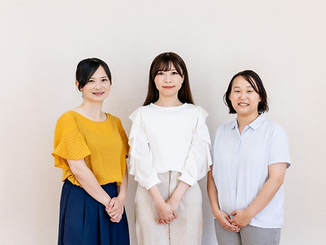 講師三人が並ぶ写真