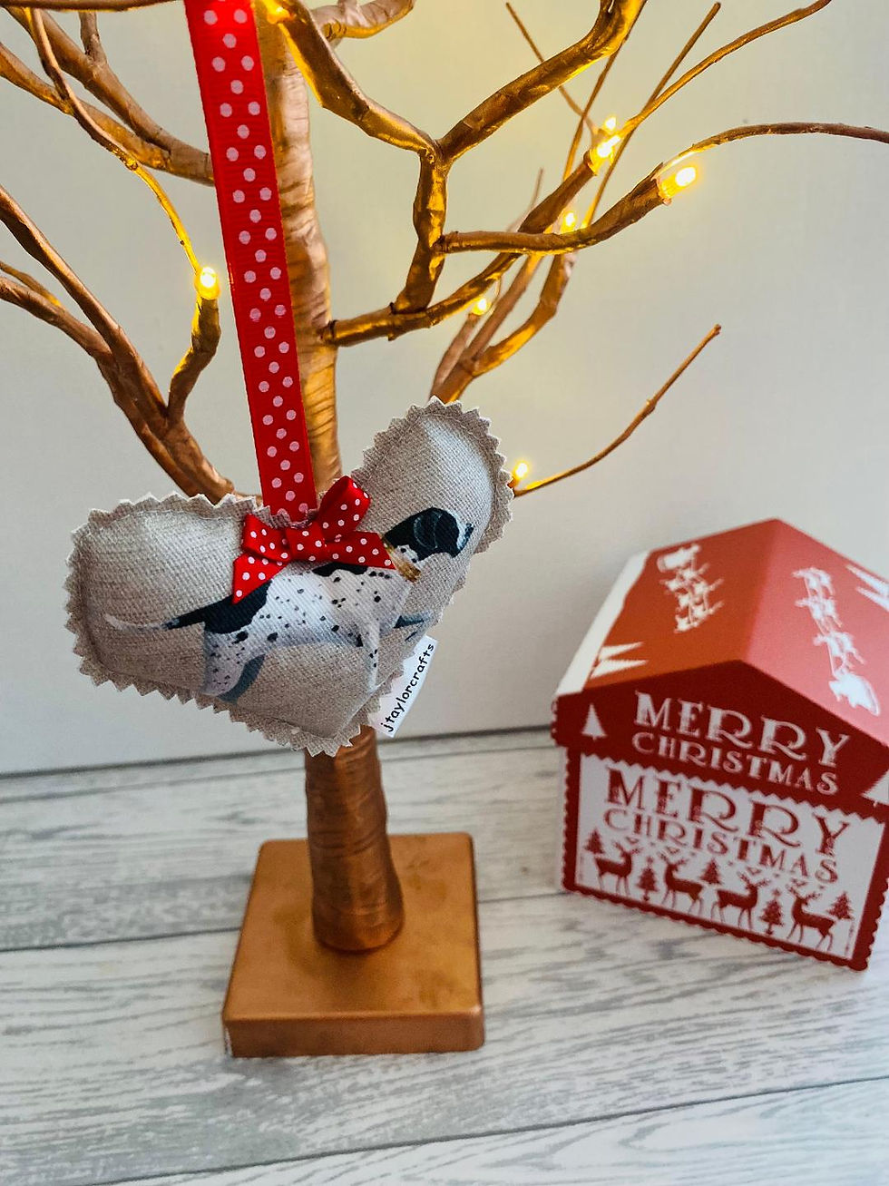 Thumbnail: Vintage Pointer Decorative Hearts - Set of 2