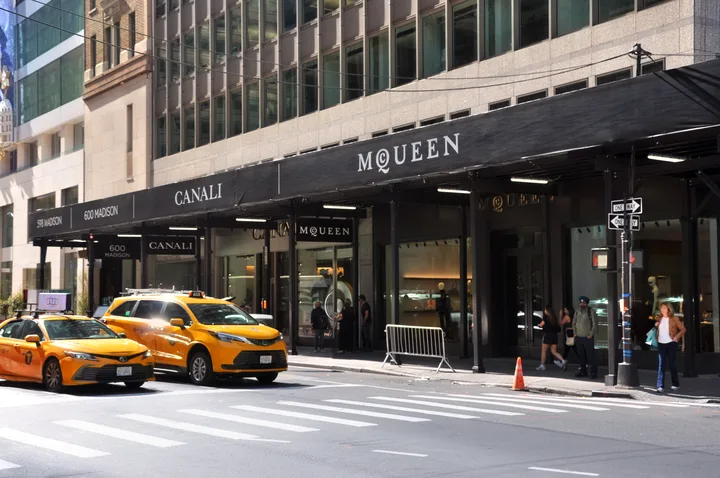 View 2 of the installation at 600 Madison Avenue