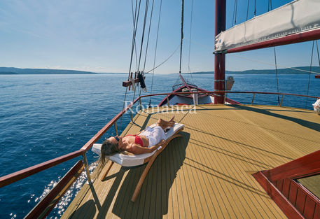 gulet ROMANCA in Croatia deck seating 4